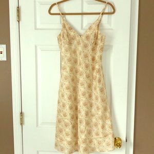 Theory Dresses - 100% silk Theory Dress Size 8 Buttons in back Theory Dresses - 100% silk Theory Dress Size 8 Buttons in back